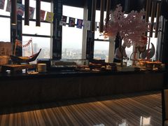 -唐拉雅秀酒店-西锦汇空中BBQ·思创餐厅