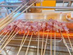 -哈尔滨小酒馆·鲜肉现穿自助烧烤(康新花园店)