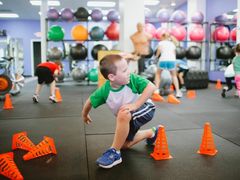 -悦动体能篮球羽毛球网球(三里河店)