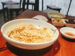 -裕兴记•蟹黄面馆(人民广场店)