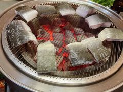 -围炉肉舍•炭烤活鳗•丹东海鲜烤肉(步行街店)