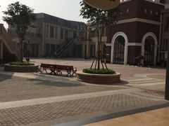 -王府井奥莱临潼小镇(临潼店)