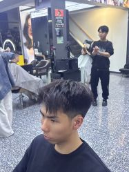 -藤野造型专业烫染接发