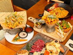 -Mark&Mars Restaurant