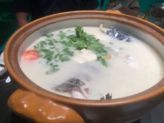 招牌鱼头-程咬金小馆