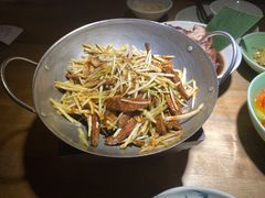 韭芽蘑菇炒猪肝-弄堂里(阿里西溪A区店)