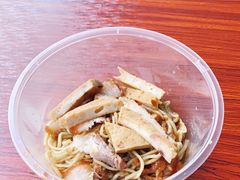 小碗加肉-松树干拌面店