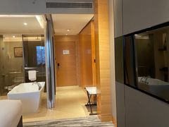 -上海虹桥祥源希尔顿酒店