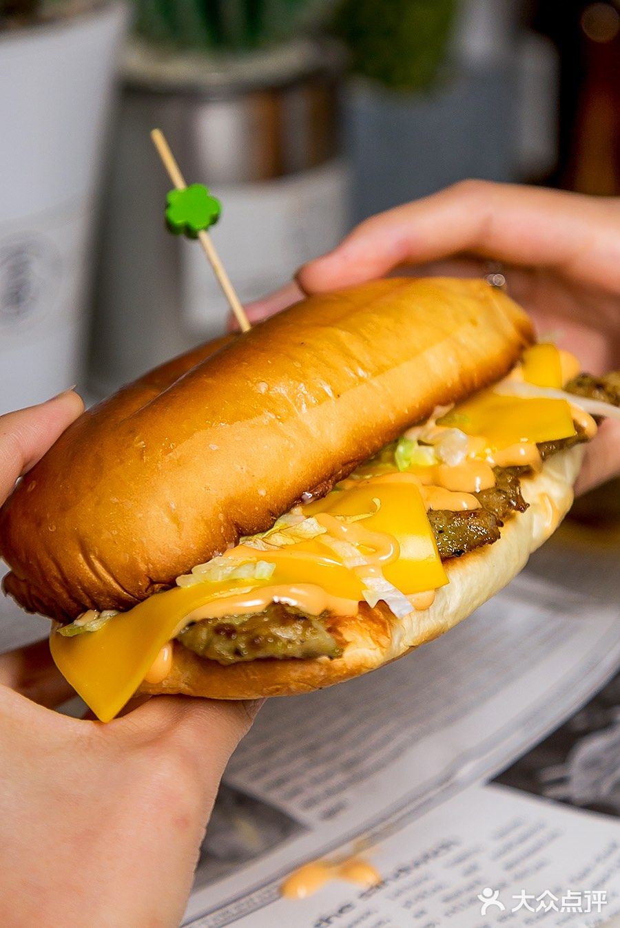 爆爆爆爆爆浆芝士猪扒包一个就顶饱了