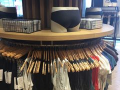 -lululemon(上海浦东IFC店)