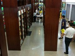 -新华书店(泉城路店)
