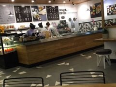 -油梨树 AVOCADO TREE(亮马桥店)