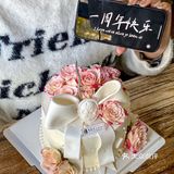 丽江的蛋糕太美了吧！一周年爱心含量超标！ 