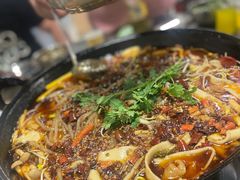 -鸿顺老铁锅美蛙鱼府(解放碑店)