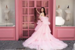 俏皮可爱-巴黎婚纱摄影工作室