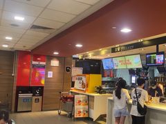 -麦当劳(汉口火车站候车室店)