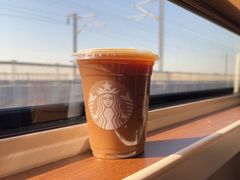 冰摇桃桃乌龙茶-星巴克(上海虹桥站2A检票口)