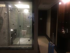 -红方格精致酒店(泸州金融中心万象汇店)