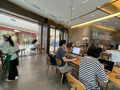 -星巴克臻选(深圳龙华红山天虹店)
