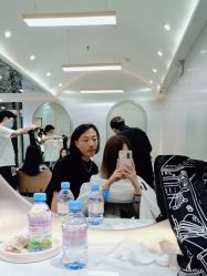 -Tloml salon