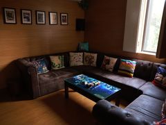 -小草屋轰趴馆别墅派对新场团建家庭聚会