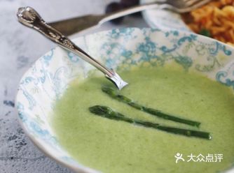 · 食材 · 芦笋6根   土豆半个 配方奶150m
