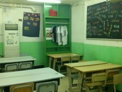 大堂-做了不起的80后