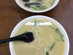 -三百碗宝应长鱼面(板仓街店)