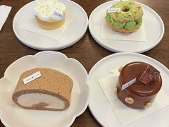 开心果树莓泡芙-Ten Olives甜点