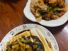凉拌皮蛋豆腐-胡子饮食店
