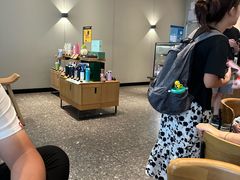 -星巴克臻选(周浦万达店)