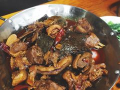 -临江餐馆二楼美食部落