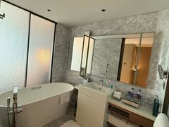 -深圳国际会展中心希尔顿酒店(前海华发冰雪世界店)