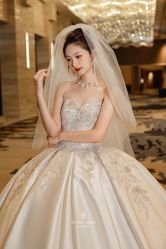 -艾朵婚纱
