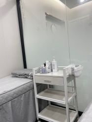 -苗方清颜专业祛痘·皮肤管理