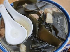 带皮炖肘子-赵姐猪耳朵饭店