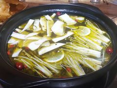 -汤哥儿酸汤乌鱼府(鼎创中央公园店)