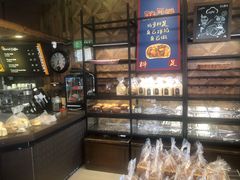 面包甜点陈列柜-红跑车蛋糕世界(网巾市店)