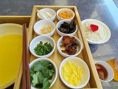 -云南荟·湖畔领宴(领事馆店)