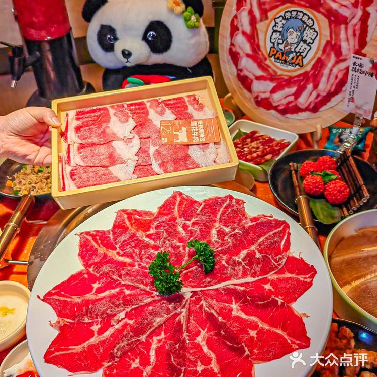 西安火锅党冲！跨半城挤爆熙地港，这熊猫店值哭