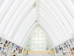 -钟书阁(松江泰晤士小镇店)