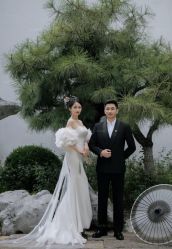 -雪中彩影婚纱摄影·微光艺术中心