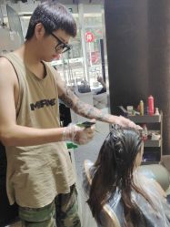-PE SALON 