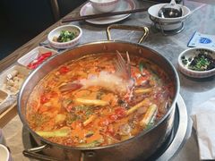 -野山舂·贵州现舂酸汤牛肉(民生路店)