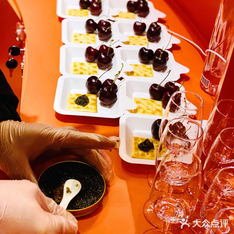 魔都惊现网红福🦌，探秘格兰菲迪“福鹿之家”沉浸式快闪店