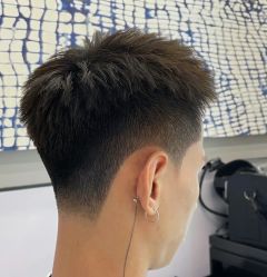 -海文先生国潮烫染男士理发馆