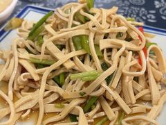 -八两八金·莱芜特色炒鸡(市南漳浦路店)