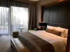 -上海滴水湖皇冠假日酒店