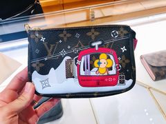 实物图-路易·威登(香榭丽舍大道店)