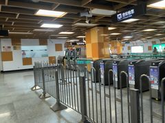 -南京西路(地铁站)